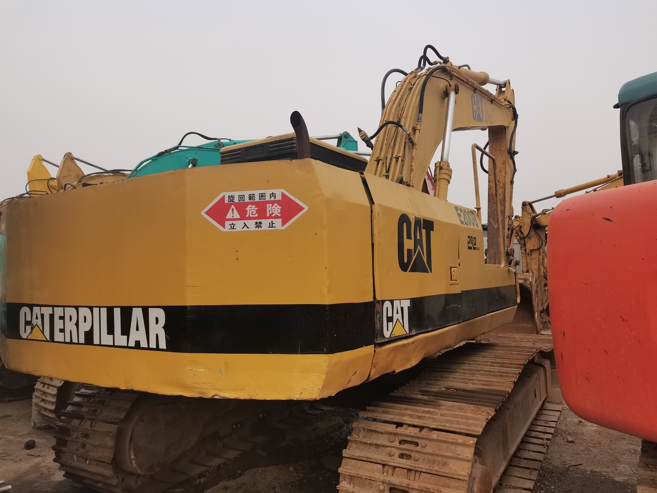 CATERPILLAR E200 - Escavadora de rastos: foto 3 CATERPILLAR E200 - Escavadora de rastos: foto 3