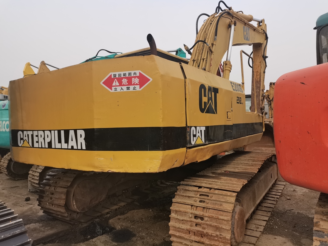 CATERPILLAR E200 - Escavadora de rastos: foto 1 CATERPILLAR E200 - Escavadora de rastos: foto 1