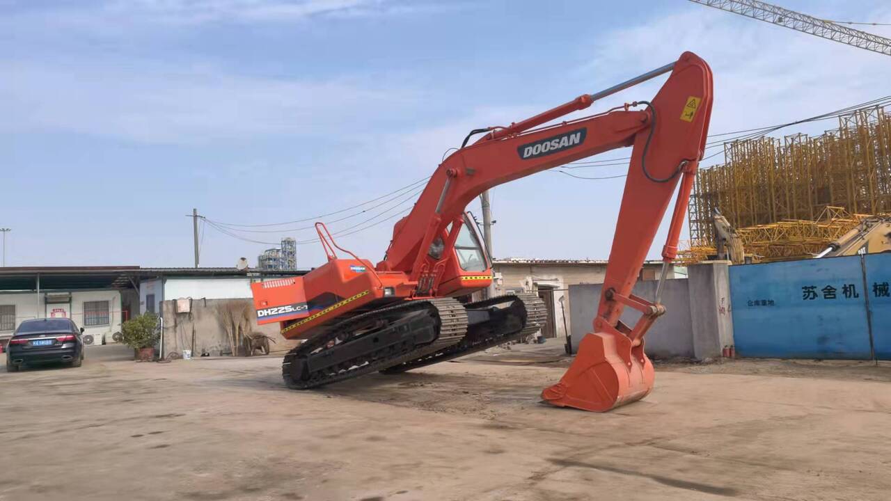 DOOSAN DH225LC-7 - Escavadora de rastos: foto 5 DOOSAN DH225LC-7 - Escavadora de rastos: foto 5