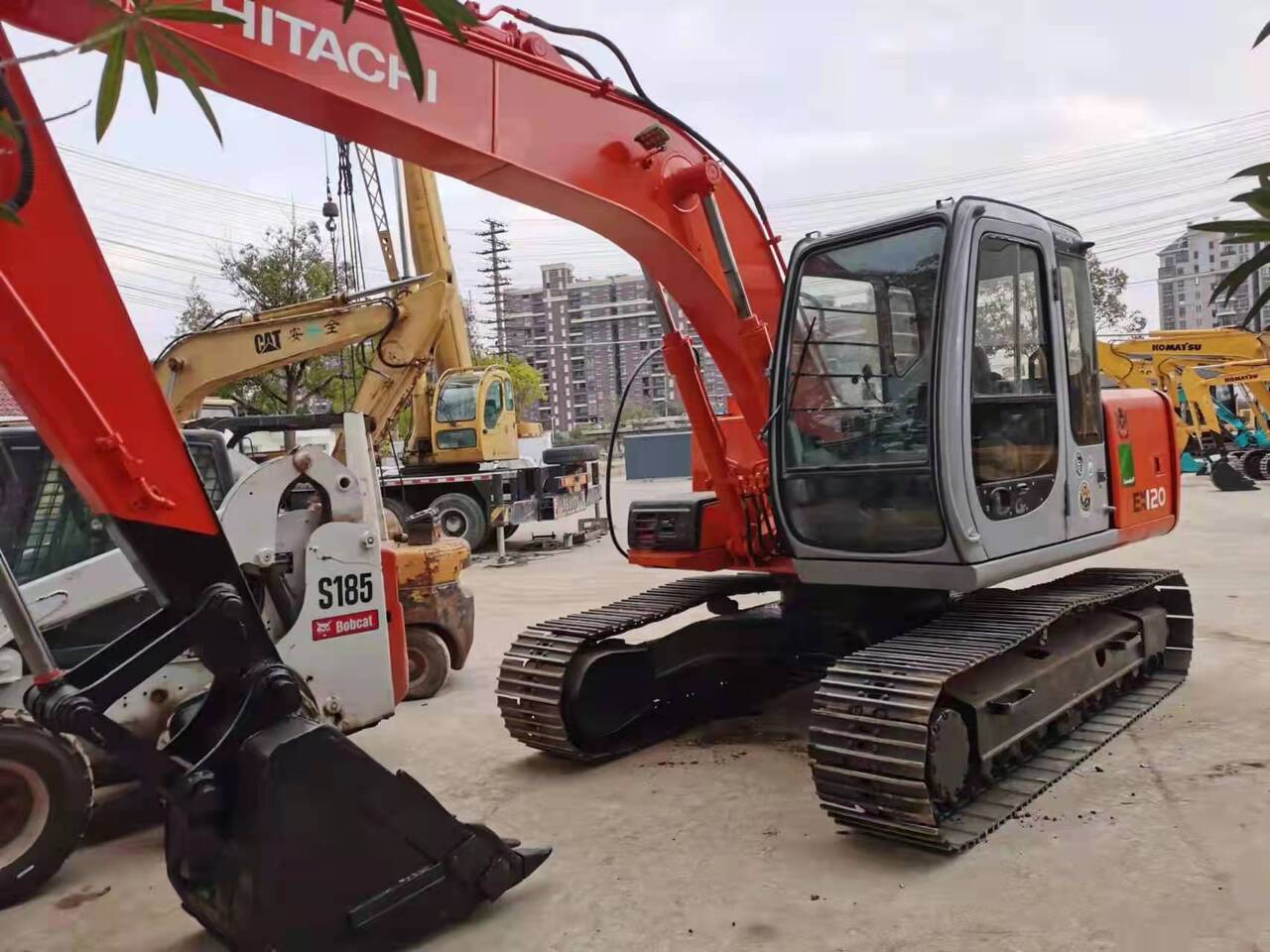 HITACHI EX120-5 - Escavadora de rastos: foto 3 HITACHI EX120-5 - Escavadora de rastos: foto 3