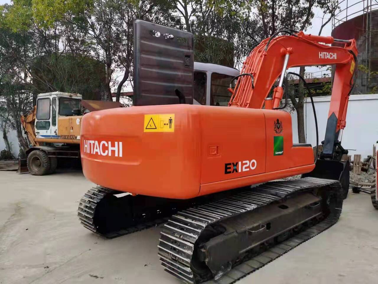 HITACHI EX120-5 - Escavadora de rastos: foto 2 HITACHI EX120-5 - Escavadora de rastos: foto 2