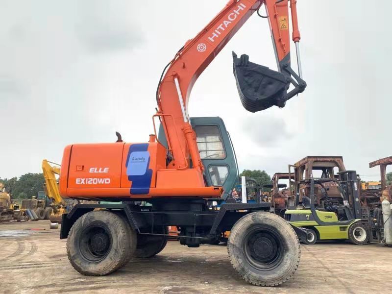 HITACHI EX120WD - Escavadeira de rodas: foto 2 HITACHI EX120WD - Escavadeira de rodas: foto 2