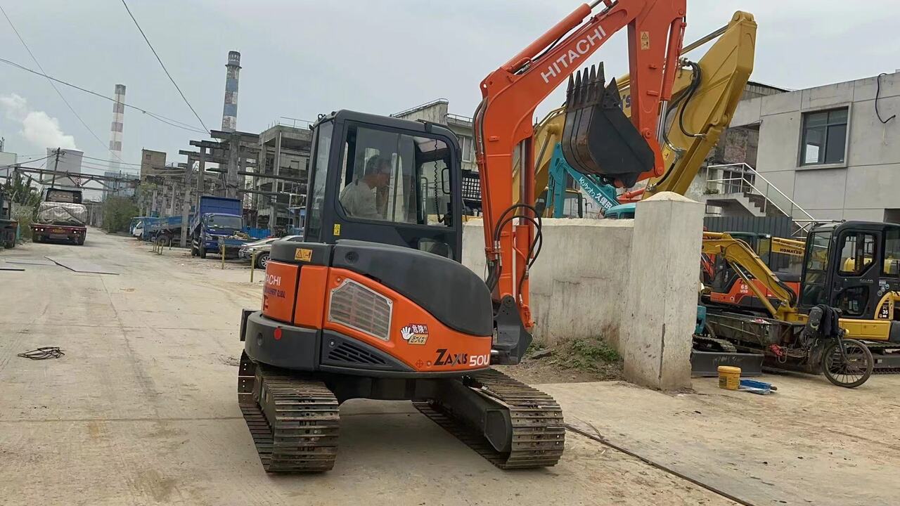 HITACHI ZX50U-2 - Mini escavadeira: foto 1 HITACHI ZX50U-2 - Mini escavadeira: foto 1