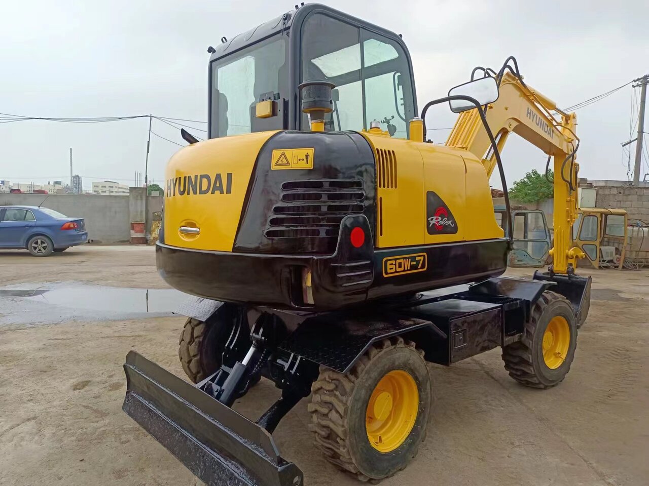 HYUNDAI 60W-7 - Escavadeira de rodas: foto 2 HYUNDAI 60W-7 - Escavadeira de rodas: foto 2