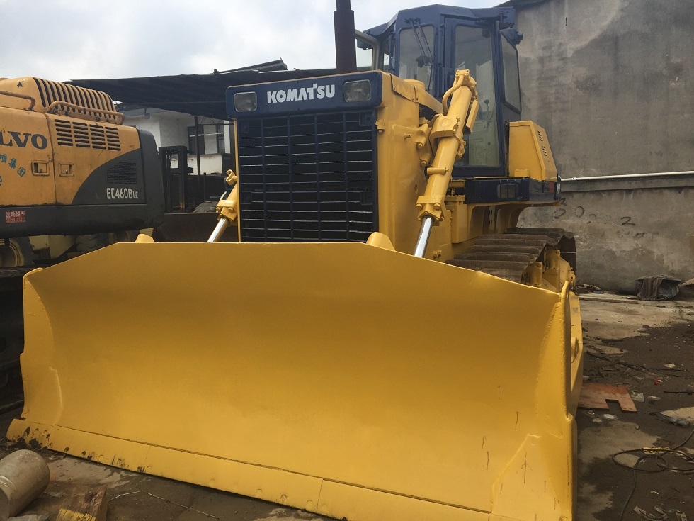 KOMATSU D85A - Buldôzer: foto 2 KOMATSU D85A - Buldôzer: foto 2