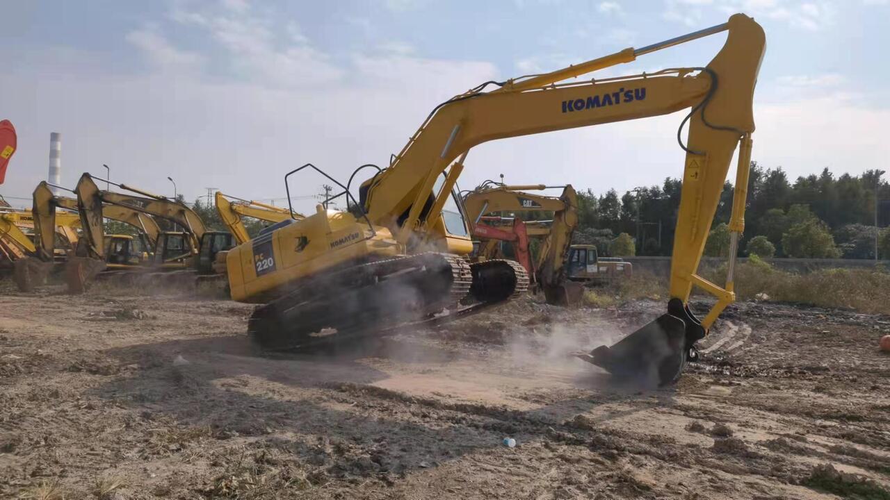 KOMATSU PC220-7 - Escavadora de rastos: foto 5 KOMATSU PC220-7 - Escavadora de rastos: foto 5