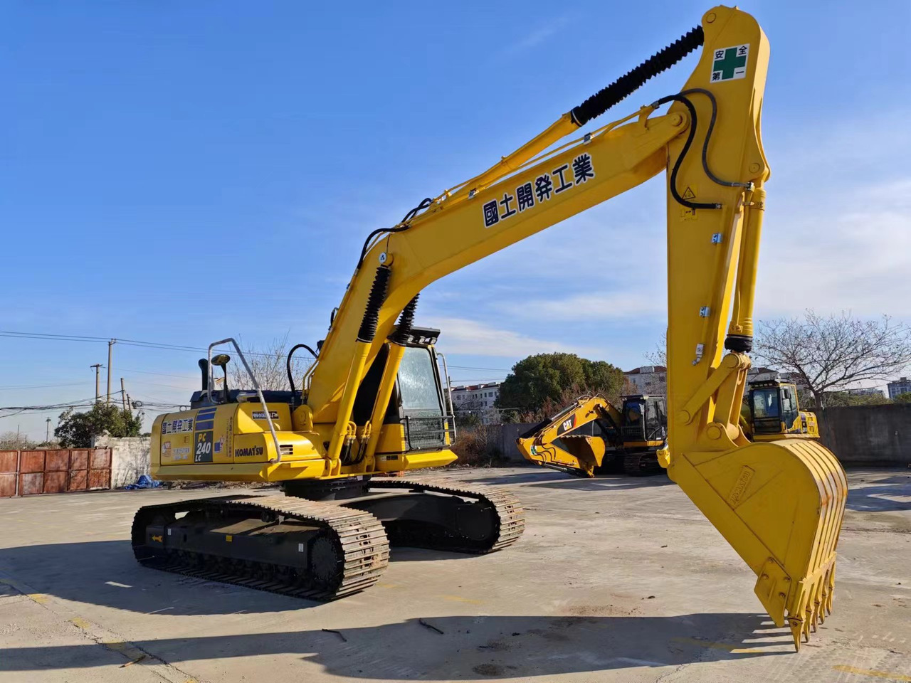 KOMATSU PC240LC-8N1 - Escavadeira: foto 2 KOMATSU PC240LC-8N1 - Escavadeira: foto 2