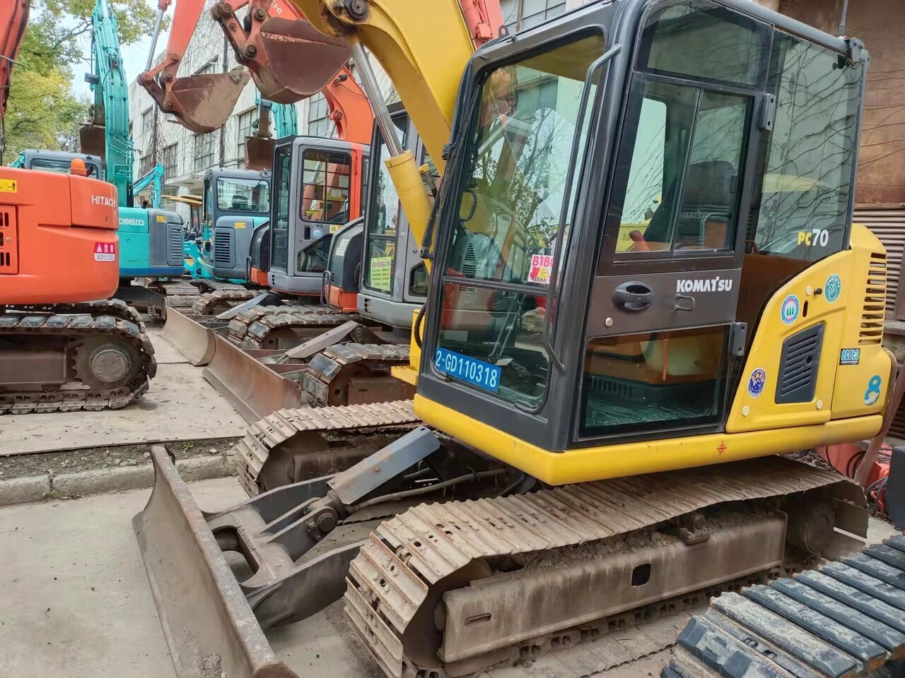 KOMATSU PC70-mini excavator - Mini escavadeira: foto 1 KOMATSU PC70-mini excavator - Mini escavadeira: foto 1