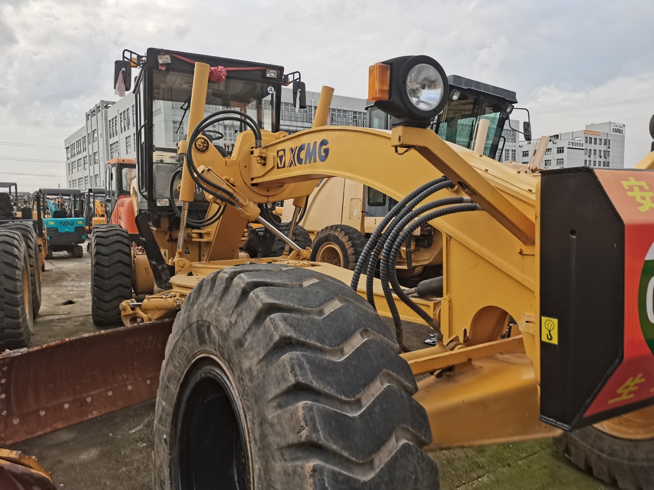XCMG GR180 - Motoniveladora: foto 4 XCMG GR180 - Motoniveladora: foto 4