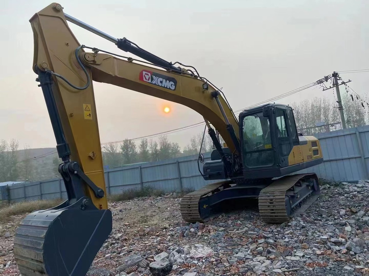 XCMG XE215DA - Escavadora de rastos: foto 1 XCMG XE215DA - Escavadora de rastos: foto 1