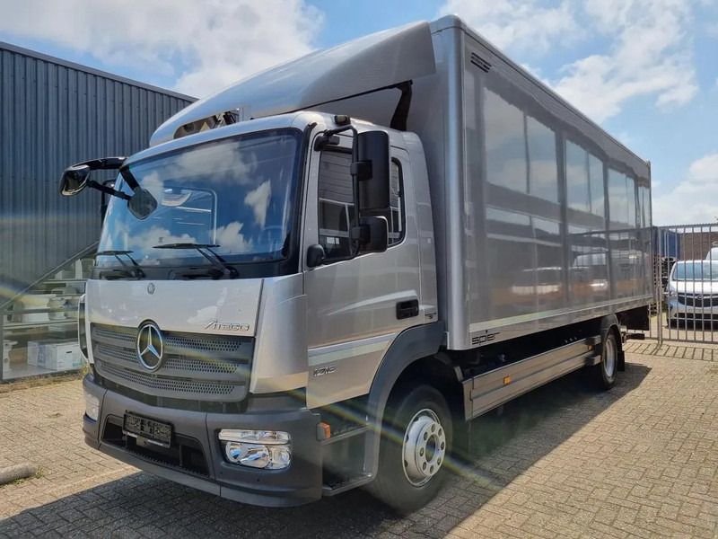 Mercedes-Benz Atego 1218 Koffer/ Ladebordwand/ Airco/ Grau Metallic - Caminhão furgão: foto 5 Mercedes-Benz Atego 1218 Koffer/ Ladebordwand/ Airco/ Grau Metallic - Caminhão furgão: foto 5