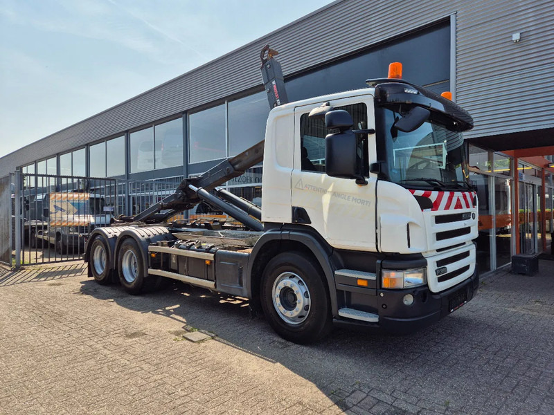 Scania P360 6X4 Containersysteem/ 21T Multilift/ Adjustable Hook - Caminhão com sistema de cabo: foto 1 Scania P360 6X4 Containersysteem/ 21T Multilift/ Adjustable Hook - Caminhão com sistema de cabo: foto 1