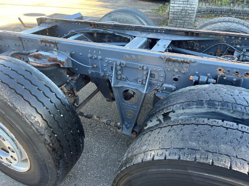 Caminhão chassi DAF 85.360 8X2 SINGLE CAB CHASSIS: foto 8 Caminhão chassi DAF 85.360 8X2 SINGLE CAB CHASSIS: foto 8