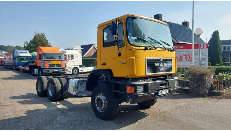MAN 26.372 MANUAL ZF GEARBOX STEEL SUSPENSION 6X4 - Caminhão chassi: foto 3 MAN 26.372 MANUAL ZF GEARBOX STEEL SUSPENSION 6X4 - Caminhão chassi: foto 3