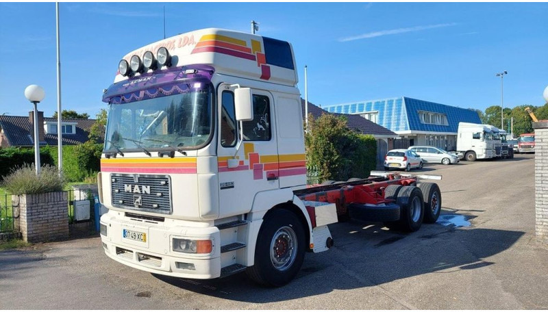 MAN 26.463 26 463 6x2 Chassis Manual - Caminhão chassi: foto 1 MAN 26.463 26 463 6x2 Chassis Manual - Caminhão chassi: foto 1