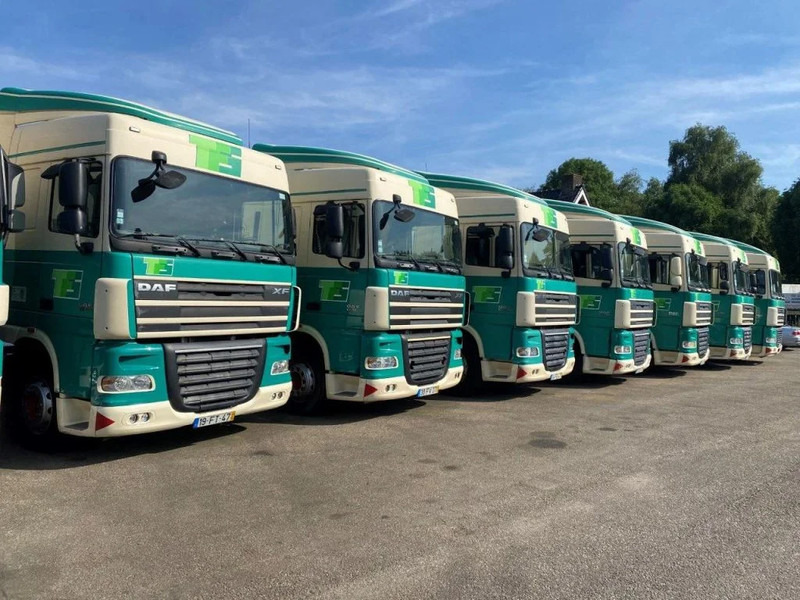 DAF XF 105.410 4 PIECES AVAILABLE - Tractor: foto 2 DAF XF 105.410 4 PIECES AVAILABLE - Tractor: foto 2