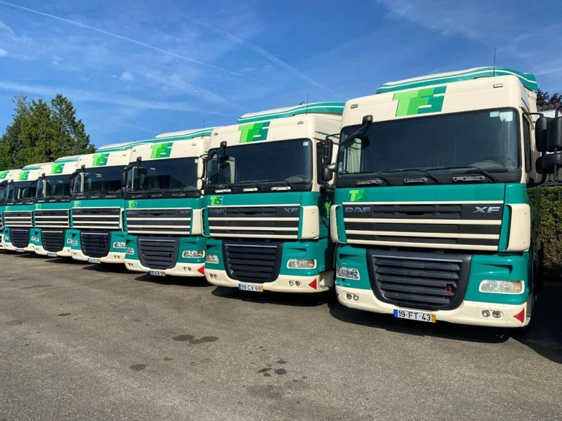 DAF XF 105.410 4 PIECES AVAILABLE - Tractor: foto 3 DAF XF 105.410 4 PIECES AVAILABLE - Tractor: foto 3