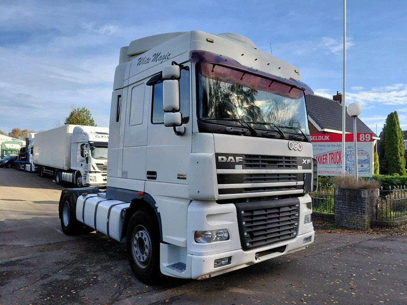 DAF XF 95.430 4x2 MANUAL ZF GEARBOX !! EURO 3 Engine !! - Tractor: foto 2 DAF XF 95.430 4x2 MANUAL ZF GEARBOX !! EURO 3 Engine !! - Tractor: foto 2