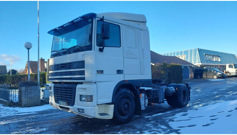DAF XF 95.430 EURO 2 MANUAL GEARBOX - Tractor: foto 1 DAF XF 95.430 EURO 2 MANUAL GEARBOX - Tractor: foto 1