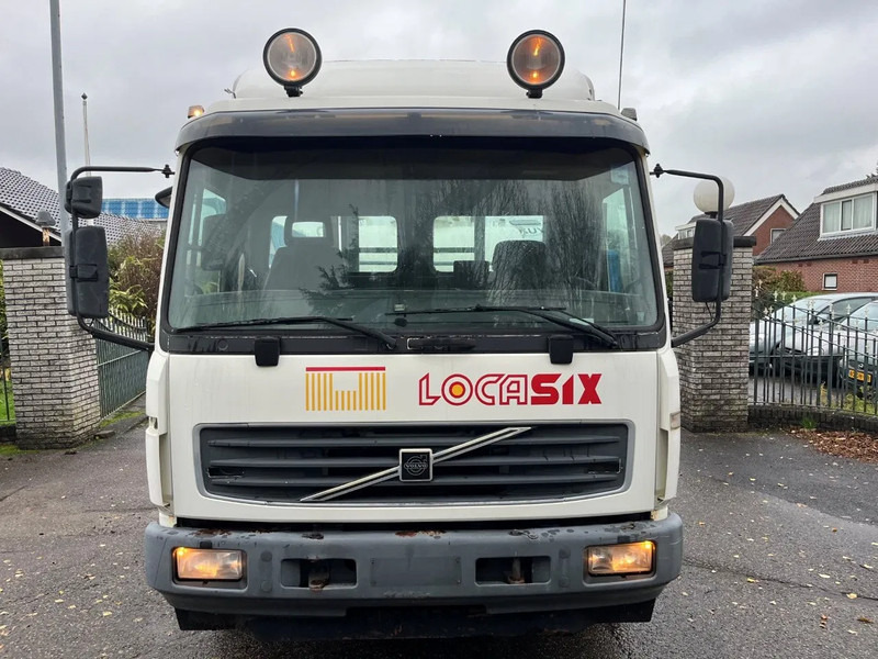 Volvo FL 611 FL6 11 4x2 with TANK, possible to remove the tank - Caminhão tanque: foto 2 Volvo FL 611 FL6 11 4x2 with TANK, possible to remove the tank - Caminhão tanque: foto 2