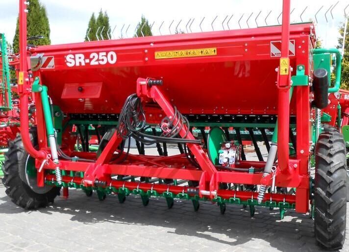 AGRO-MASZ SR-250 / SEMBRADORA - Semeadeira: foto 5 AGRO-MASZ SR-250 / SEMBRADORA - Semeadeira: foto 5