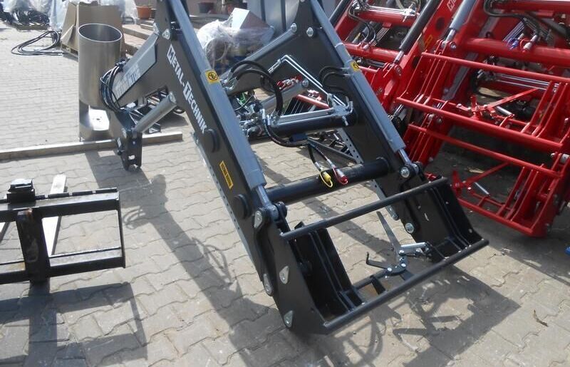 Metal-Technik Frontlader für Claas/ Front loader/ Ładowacz TUR - Carregador frontal para o trator de Máquina agrícola: foto 3 Metal-Technik Frontlader für Claas/ Front loader/ Ładowacz TUR - Carregador frontal para o trator de Máquina agrícola: foto 3