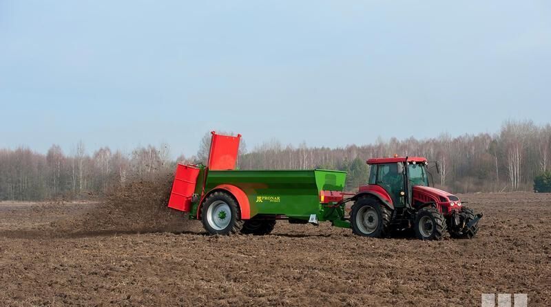 PRONAR NV161/3 - Espalhador de estrume: foto 1 PRONAR NV161/3 - Espalhador de estrume: foto 1