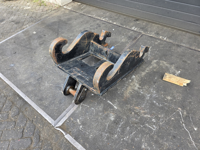 Adaptor plate cw55s kopplaat cw55s verachtert eurosteel - Acoplamento rápido de Máquina de construção: foto 1 Adaptor plate cw55s kopplaat cw55s verachtert eurosteel - Acoplamento rápido de Máquina de construção: foto 1