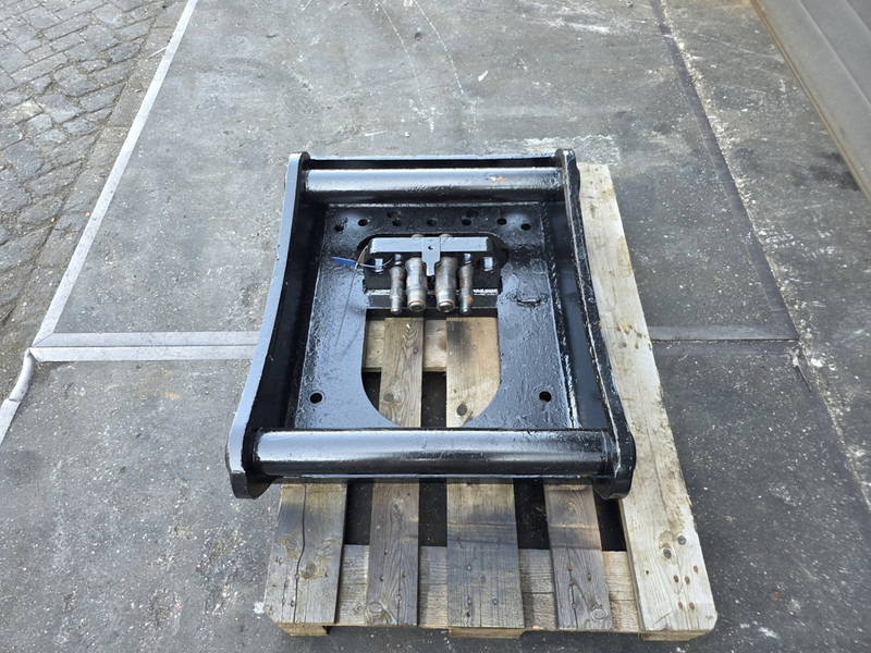 Fuchs fqc sennebogen adaptor plate FQC liebherr sennebogen fqc plate shear - Acoplamento rápido de Máquina de construção: foto 1 Fuchs fqc sennebogen adaptor plate FQC liebherr sennebogen fqc plate shear - Acoplamento rápido de Máquina de construção: foto 1