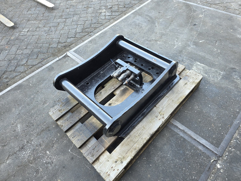 Fuchs fqc sennebogen adaptor plate FQC liebherr sennebogen fqc plate shear - Acoplamento rápido de Máquina de construção: foto 5 Fuchs fqc sennebogen adaptor plate FQC liebherr sennebogen fqc plate shear - Acoplamento rápido de Máquina de construção: foto 5