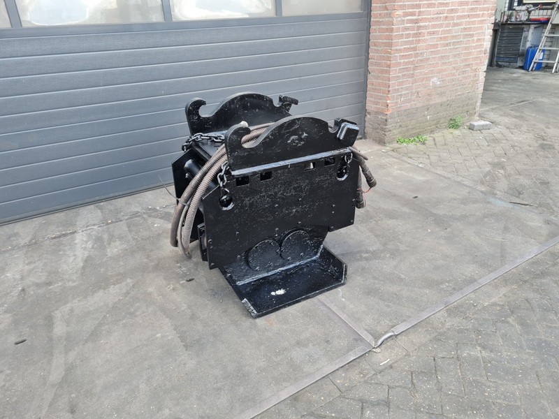 Trilblok cw 30 vibration plate dehaco npk verachtert cat - Placas vibratórias: foto 2 Trilblok cw 30 vibration plate dehaco npk verachtert cat - Placas vibratórias: foto 2