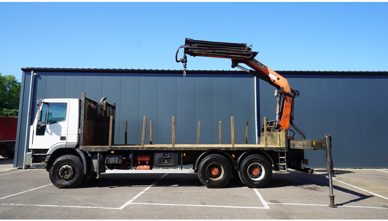 Iveco EUROTRAKKER CURSOR 350 6X4 FLATBED WITH PALFINGER PK 20002 CRANE - Caminhão grua: foto 1 Iveco EUROTRAKKER CURSOR 350 6X4 FLATBED WITH PALFINGER PK 20002 CRANE - Caminhão grua: foto 1