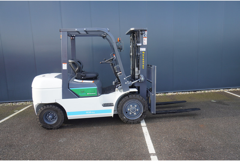 Eurotrac FE 30 ECO ELECTRIC FORKLIFT - Máquina de construção: foto 3 Eurotrac FE 30 ECO ELECTRIC FORKLIFT - Máquina de construção: foto 3