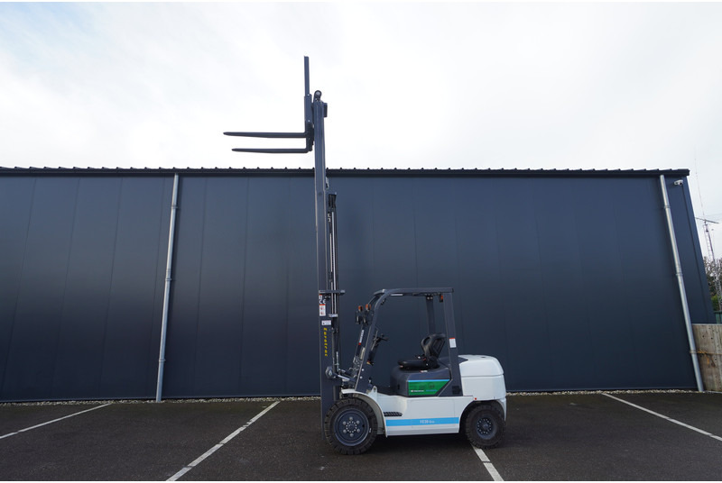 Eurotrac FE 30 ECO ELECTRIC FORKLIFT - Máquina de construção: foto 2 Eurotrac FE 30 ECO ELECTRIC FORKLIFT - Máquina de construção: foto 2