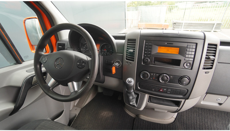 Mercedes-Benz 309 SPRINTER CLOSED BOX - Carrinha de contentor: foto 5 Mercedes-Benz 309 SPRINTER CLOSED BOX - Carrinha de contentor: foto 5