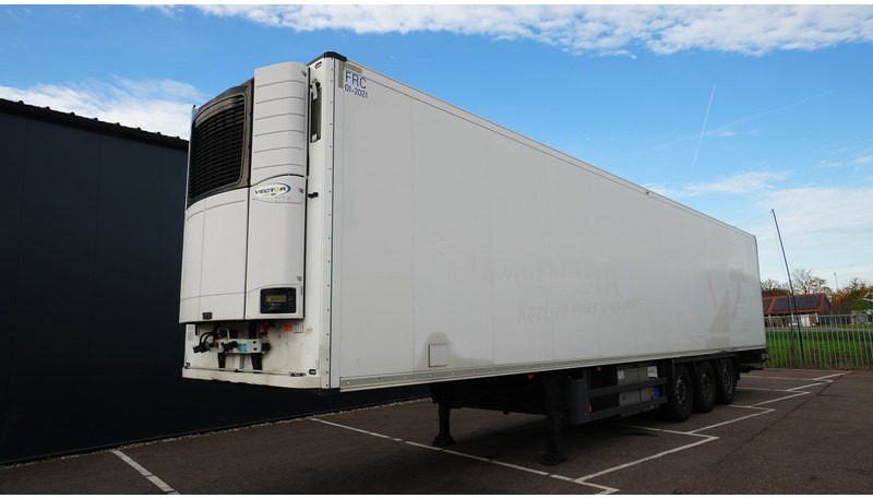 Schmitz Cargobull 3 AXLE FRIGO TRAILER - Semireboque frigorífico: foto 2 Schmitz Cargobull 3 AXLE FRIGO TRAILER - Semireboque frigorífico: foto 2