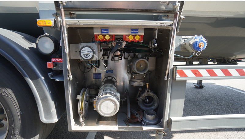 Schrader 3 AXLE ADR CHEMIE TANK TRAILER 40.000LTR - Semirreboque tanque: foto 5 Schrader 3 AXLE ADR CHEMIE TANK TRAILER 40.000LTR - Semirreboque tanque: foto 5