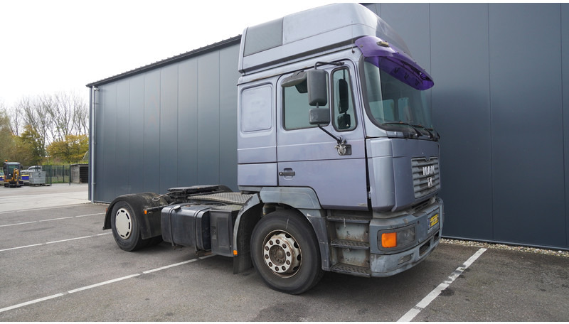 MAN F2000 EURO 2 MANUAL GEARBOX 6 CYLINDER - Tractor: foto 4 MAN F2000 EURO 2 MANUAL GEARBOX 6 CYLINDER - Tractor: foto 4