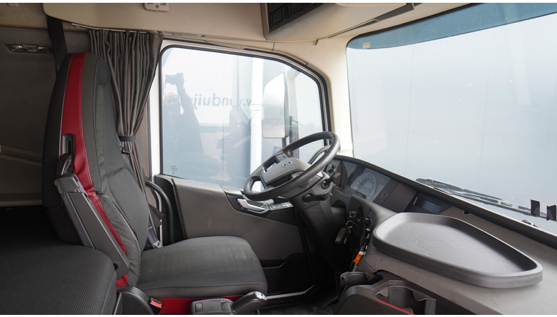 Volvo FH 420 GLOBETROTTER EURO 6 - Tractor: foto 5 Volvo FH 420 GLOBETROTTER EURO 6 - Tractor: foto 5