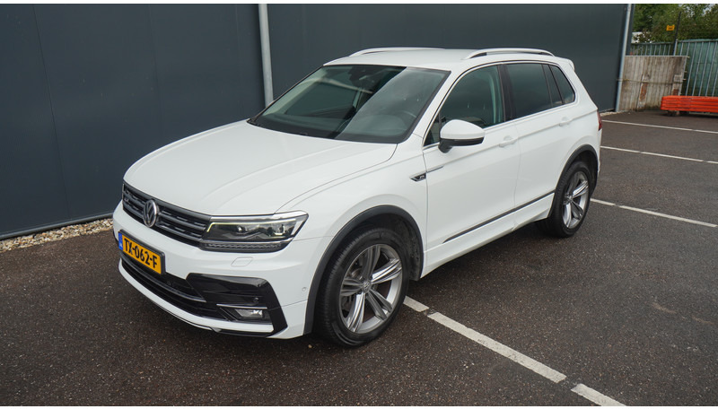 Volkswagen Tiguan 2.0 TDI R LINE 4MOTION - Micro-ônibus, Furgão de passageiros: foto 4 Volkswagen Tiguan 2.0 TDI R LINE 4MOTION - Micro-ônibus, Furgão de passageiros: foto 4