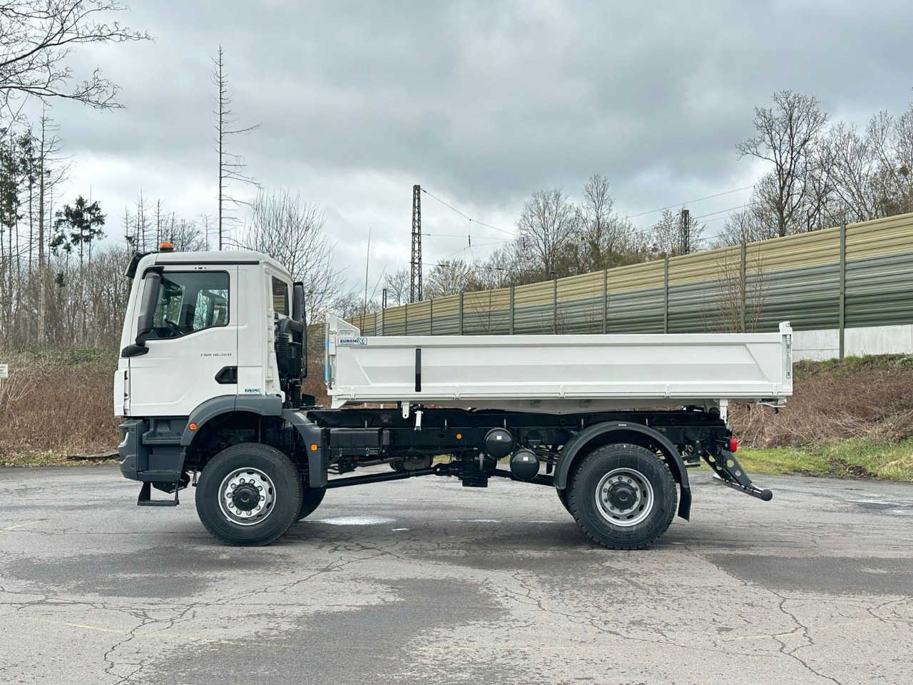MAN TGM 18.320 4X4 Euro 6e Euromix 3-Seiten-Kipper - Caminhão basculante: foto 3 MAN TGM 18.320 4X4 Euro 6e Euromix 3-Seiten-Kipper - Caminhão basculante: foto 3