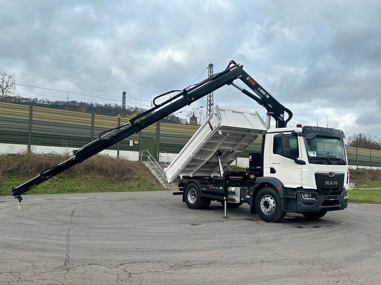 MAN TGM 18.320 4x2 Euro6e Hiab X-HiDuo 138DS-3 - Caminhão basculante, Caminhão grua: foto 2 MAN TGM 18.320 4x2 Euro6e Hiab X-HiDuo 138DS-3 - Caminhão basculante, Caminhão grua: foto 2