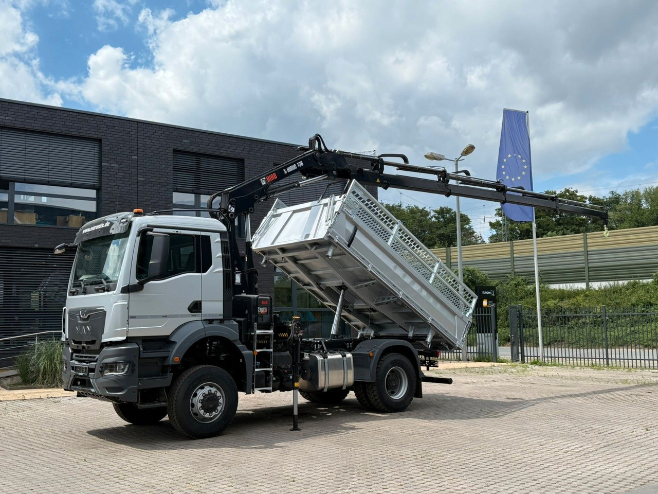 MAN TGS 18.400 TG3 4x4 Euro6e Hiab X-HiDuo 138DS-4 - Caminhão basculante, Caminhão grua: foto 1 MAN TGS 18.400 TG3 4x4 Euro6e Hiab X-HiDuo 138DS-4 - Caminhão basculante, Caminhão grua: foto 1