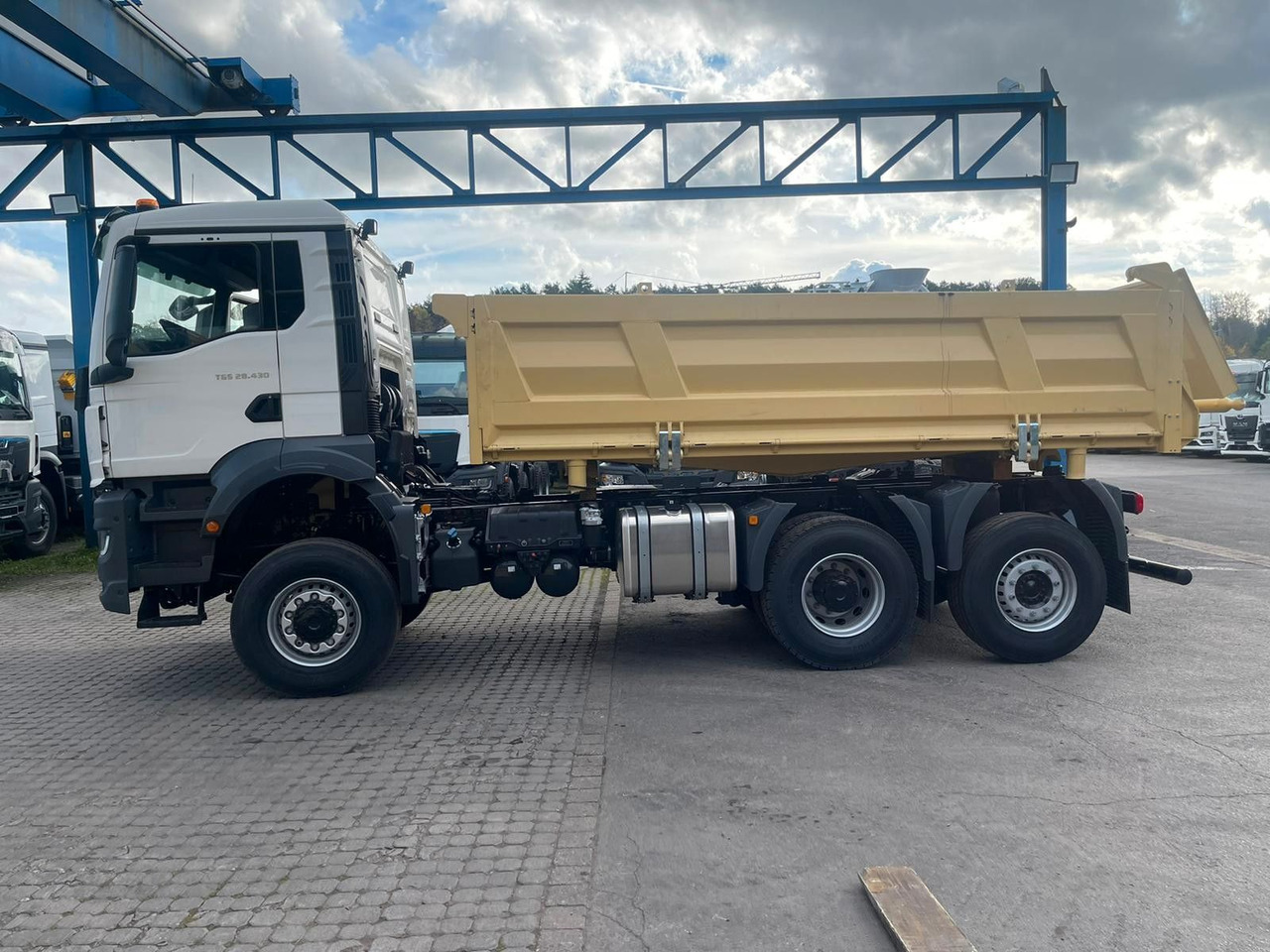 MAN TGS 28.440 6x4-4 / 3-Seiten- Kipper EuromixMTP - Caminhão basculante: foto 2 MAN TGS 28.440 6x4-4 / 3-Seiten- Kipper EuromixMTP - Caminhão basculante: foto 2