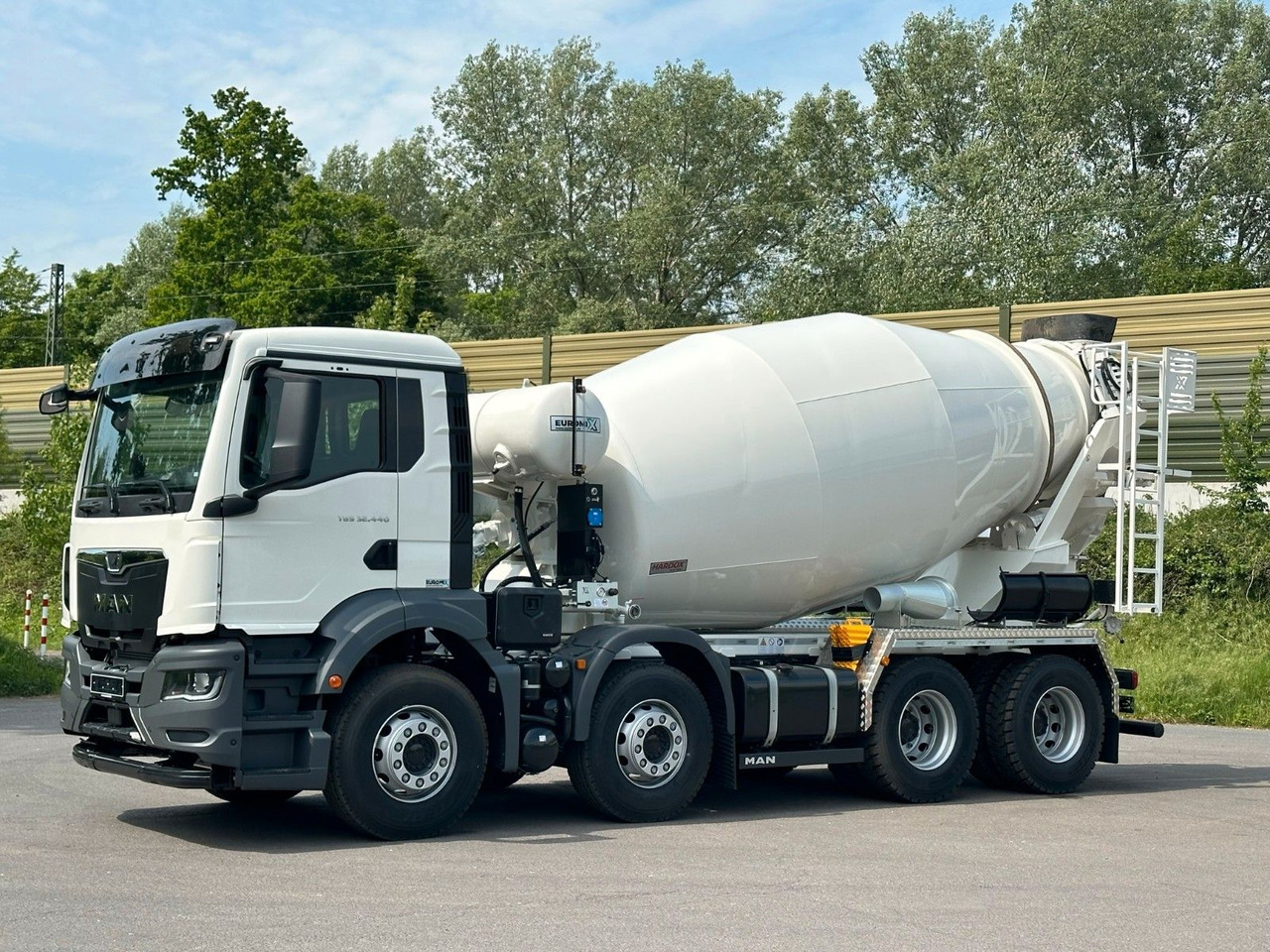 MAN TGS 32.440 8x4 / Euromix MTP EM 9 L - Caminhão betoneira: foto 1 MAN TGS 32.440 8x4 / Euromix MTP EM 9 L - Caminhão betoneira: foto 1