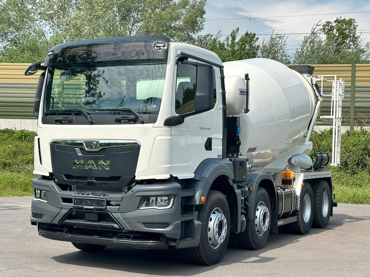 MAN TGS 32.440 8x4 / Euromix MTP EM 9 L - Caminhão betoneira: foto 2 MAN TGS 32.440 8x4 / Euromix MTP EM 9 L - Caminhão betoneira: foto 2