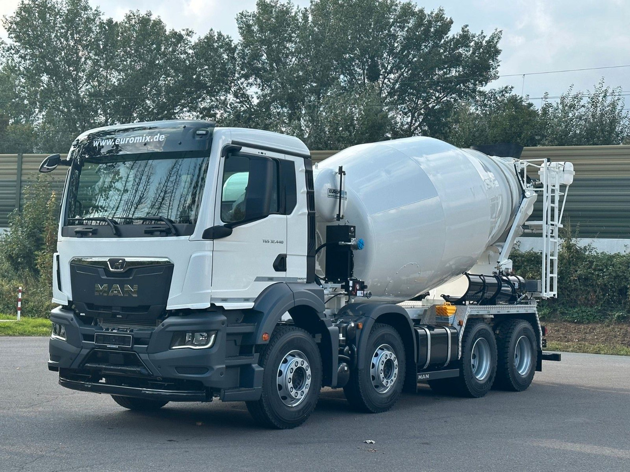 MAN TGS 32.440 8x4 / Euromix MTP EM 9 L - Caminhão betoneira: foto 3 MAN TGS 32.440 8x4 / Euromix MTP EM 9 L - Caminhão betoneira: foto 3