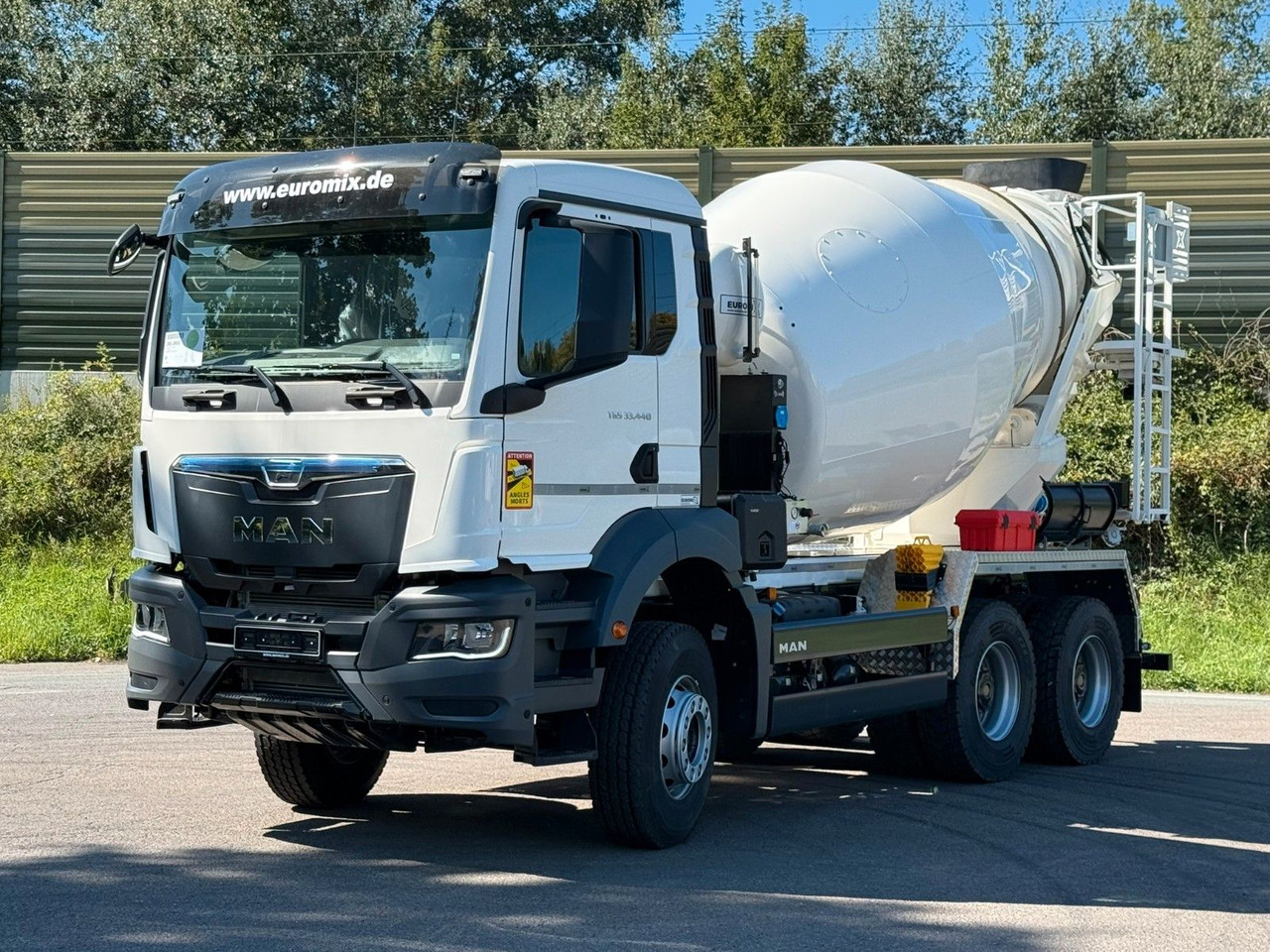 MAN TGS 33.440 / 6X4 Euro6e Euromix MTP EM 7 L - Caminhão betoneira: foto 2 MAN TGS 33.440 / 6X4 Euro6e Euromix MTP EM 7 L - Caminhão betoneira: foto 2