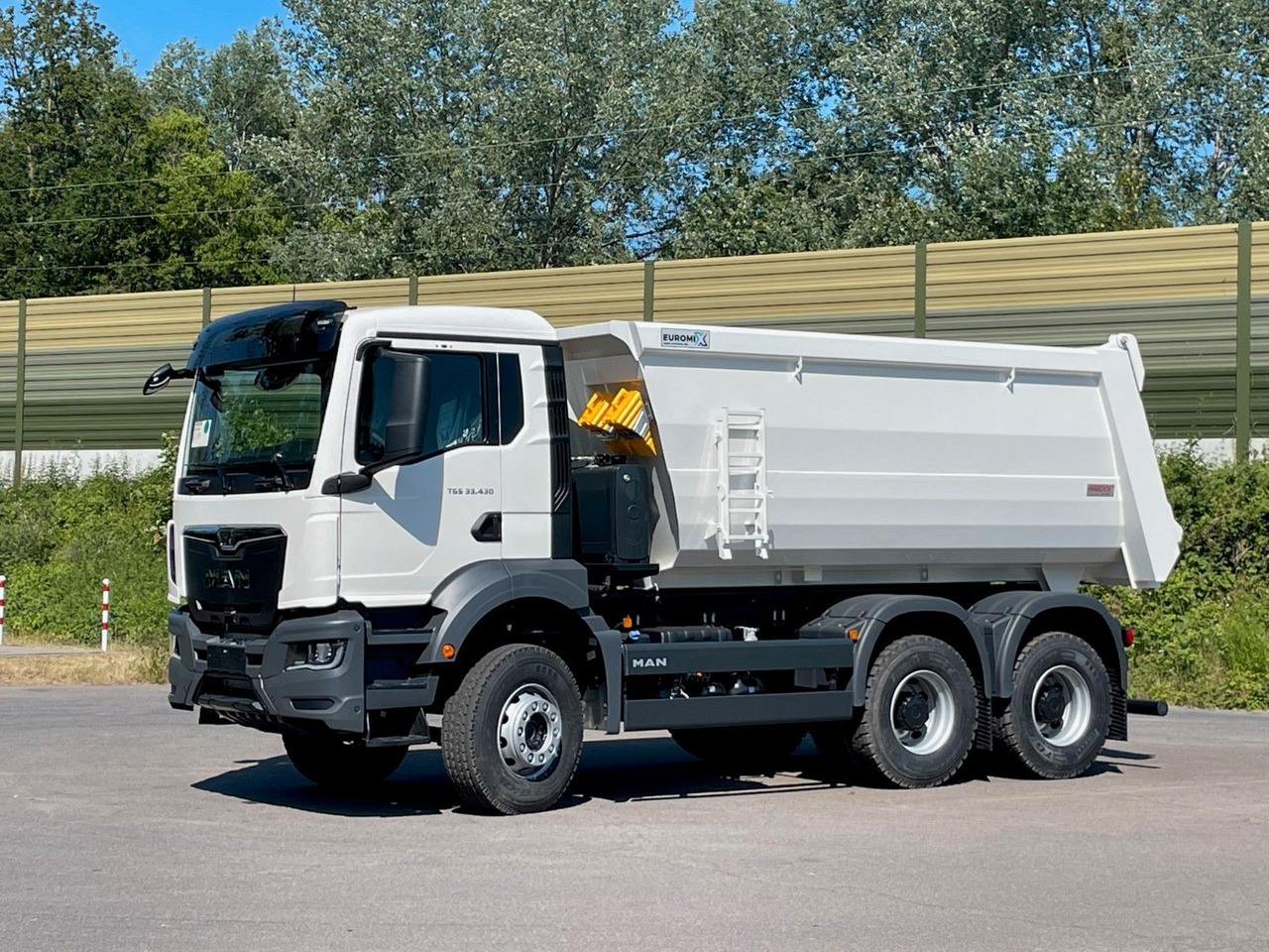 MAN TGS 33.440 6x4/Euro6e EuromixMTP Mulden-Kipper - Caminhão basculante: foto 2 MAN TGS 33.440 6x4/Euro6e EuromixMTP Mulden-Kipper - Caminhão basculante: foto 2