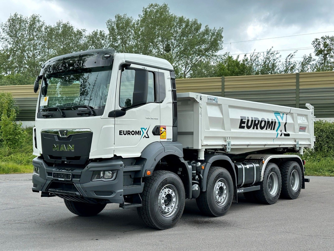 MAN TGS 35.480 8x4 EuromixMTP 2-Seiten-Kipper - Caminhão basculante: foto 3 MAN TGS 35.480 8x4 EuromixMTP 2-Seiten-Kipper - Caminhão basculante: foto 3